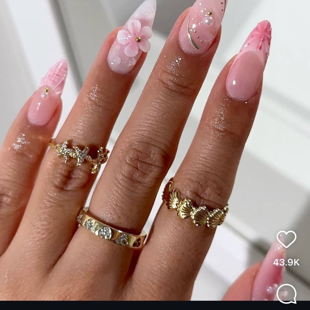 Meet your Posher, Posh